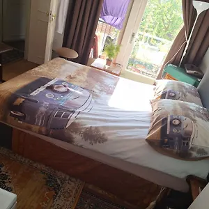  Quarto em Acomodações Particulares Homey Budget Bedroom